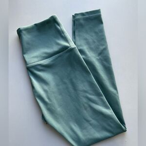EUC Victoria’s Secret Short mint green leggings.